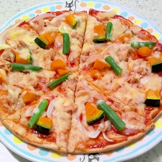 野菜多めの簡単ピザ！南瓜＆インゲン＆玉葱＆ツナで。